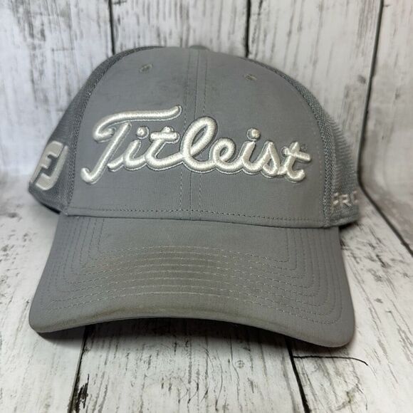 Titleist White Embroidered Golf Hat Tour Performance FootJoy Pro V1 Fitted - Picture 1 of 9